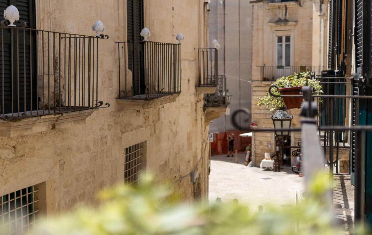 Palazzo Della Contessa - Suites & Breakfast Lecce Esterno foto