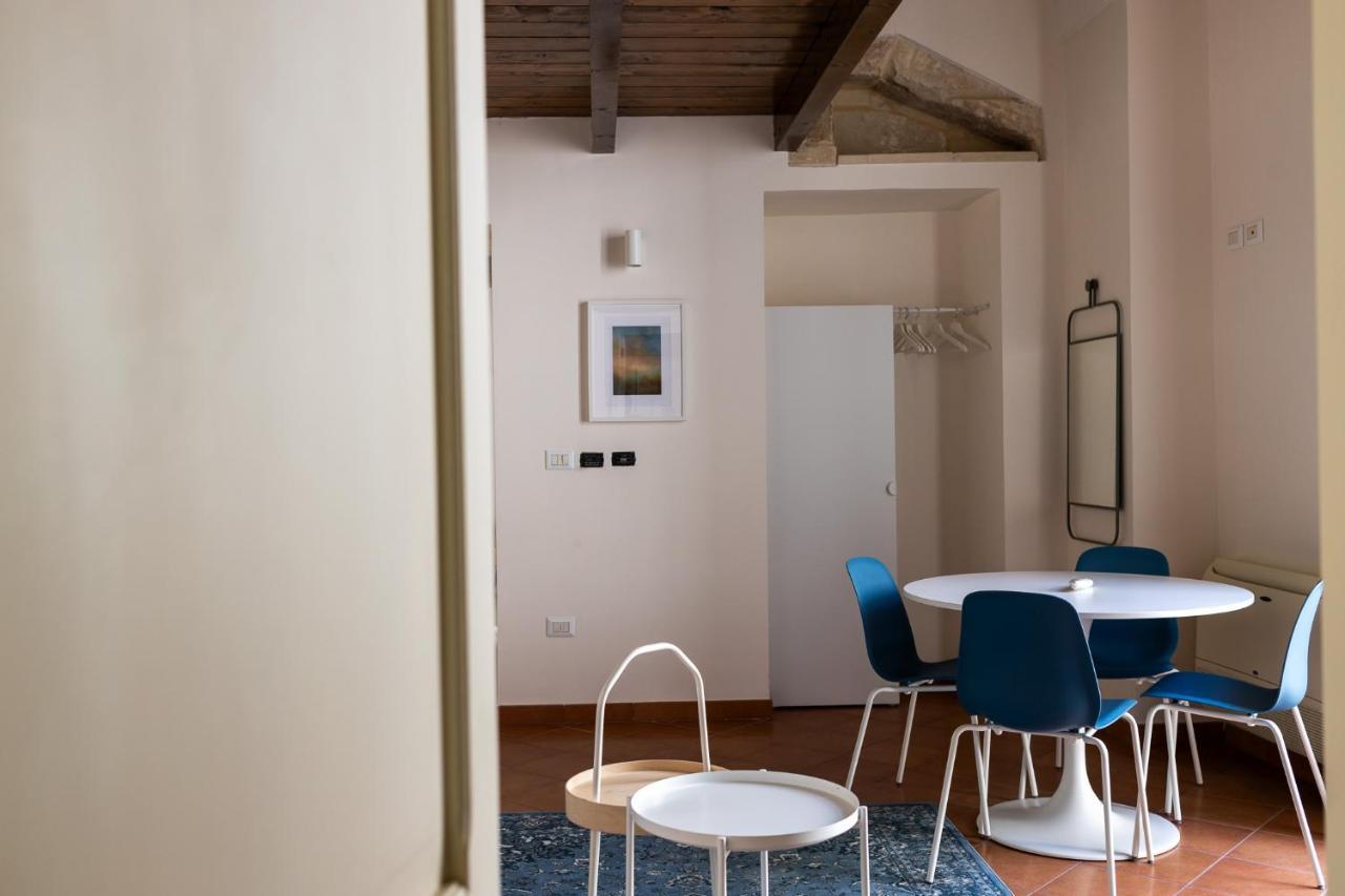 Palazzo Della Contessa - Suites & Breakfast Lecce Esterno foto