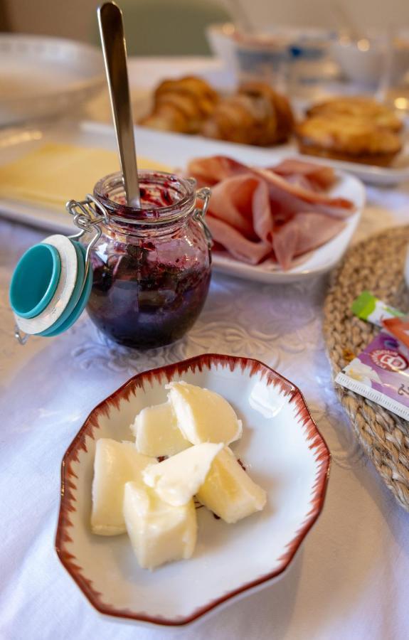Palazzo Della Contessa - Suites & Breakfast Lecce Esterno foto