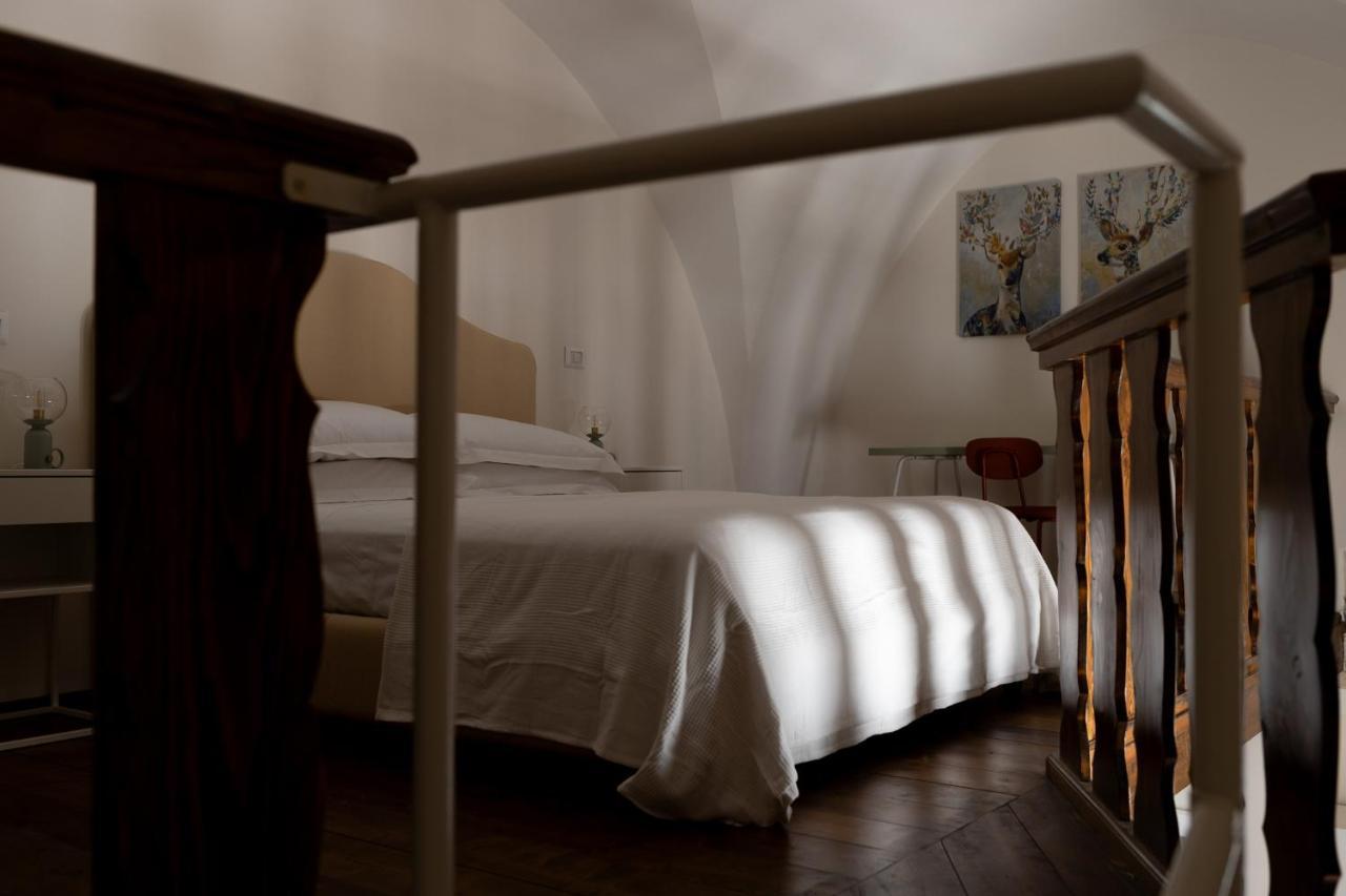 Palazzo Della Contessa - Suites & Breakfast Lecce Esterno foto