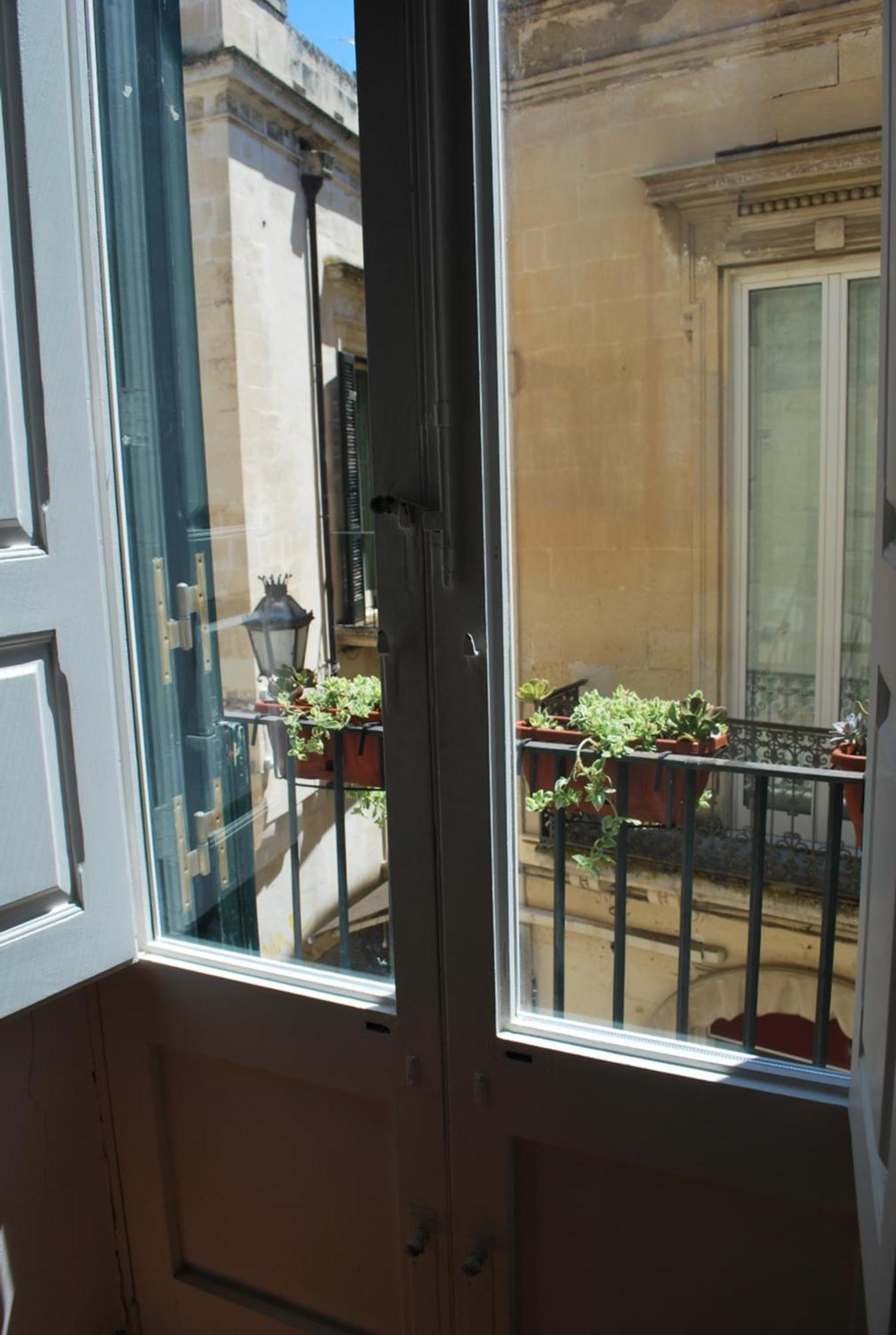 Palazzo Della Contessa - Suites & Breakfast Lecce Esterno foto