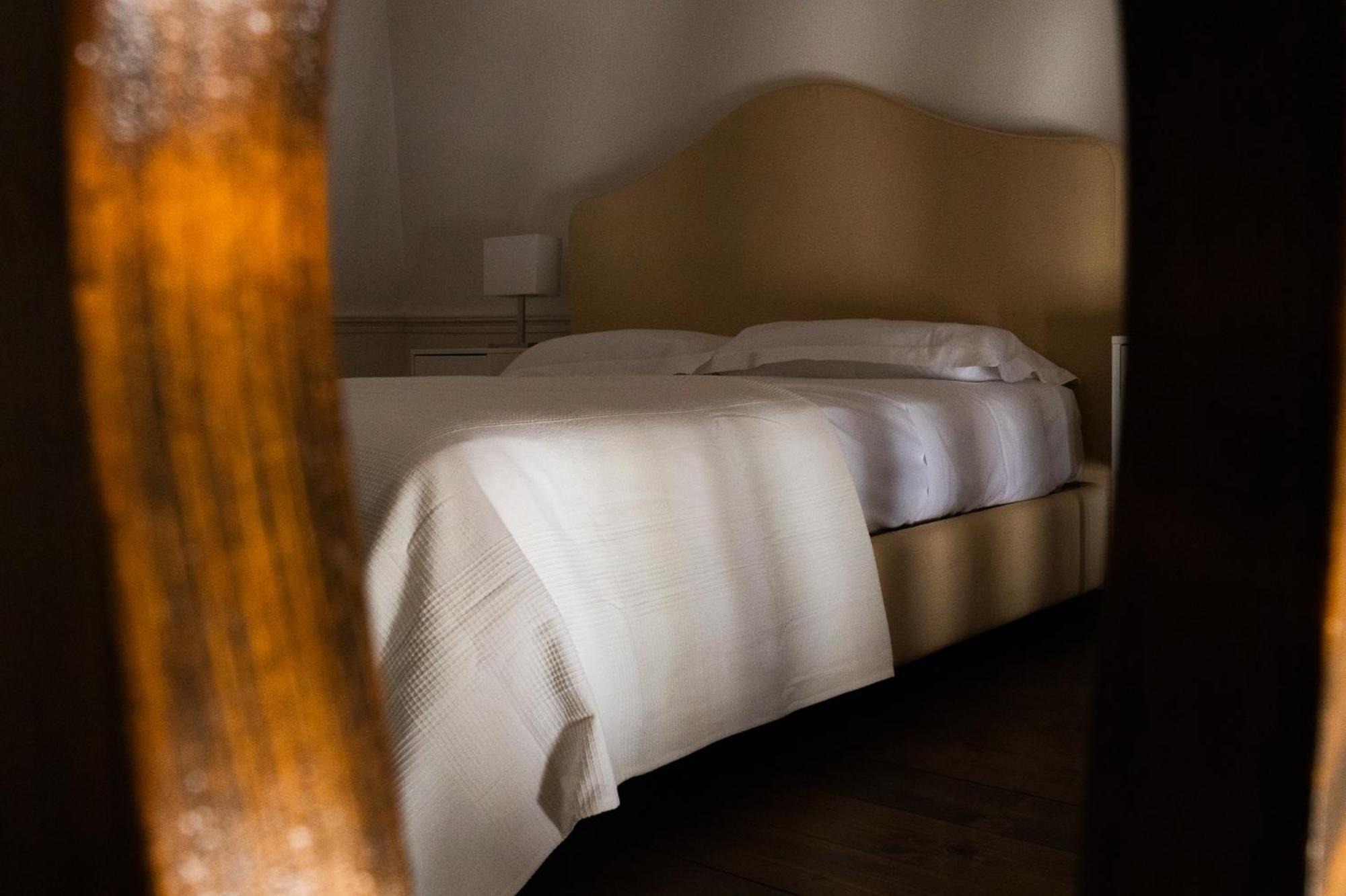 Palazzo Della Contessa - Suites & Breakfast Lecce Esterno foto