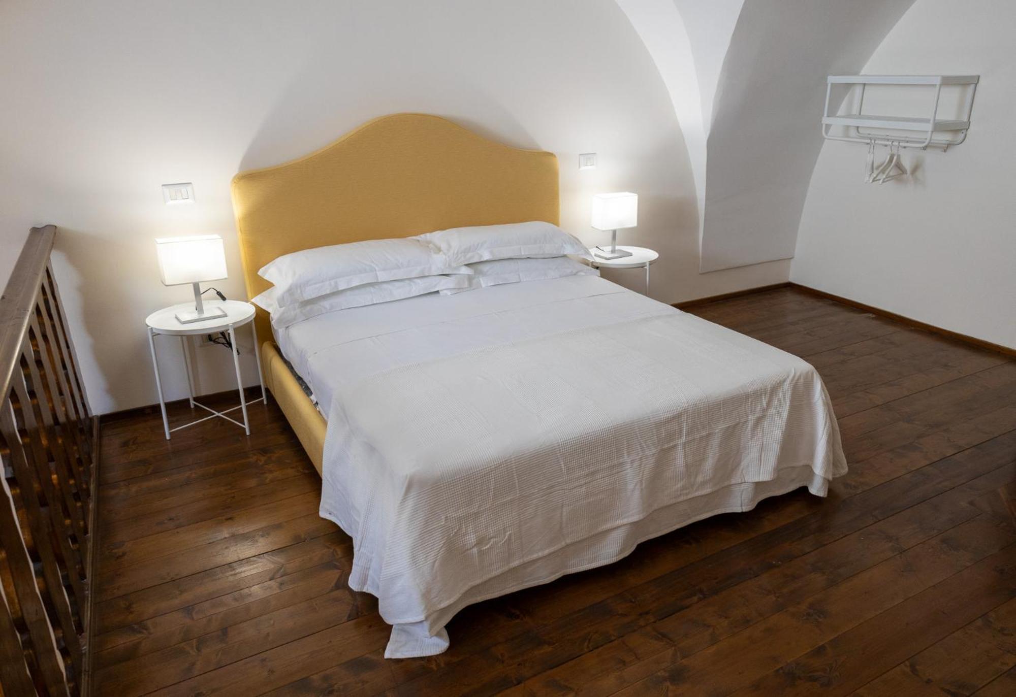 Palazzo Della Contessa - Suites & Breakfast Lecce Esterno foto